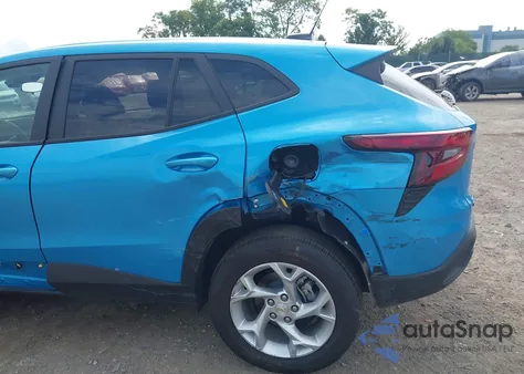 2025 Chevrolet Trax Fwd Ls z USA, uszkodzony, nr VIN KL77LFEP3SC165991